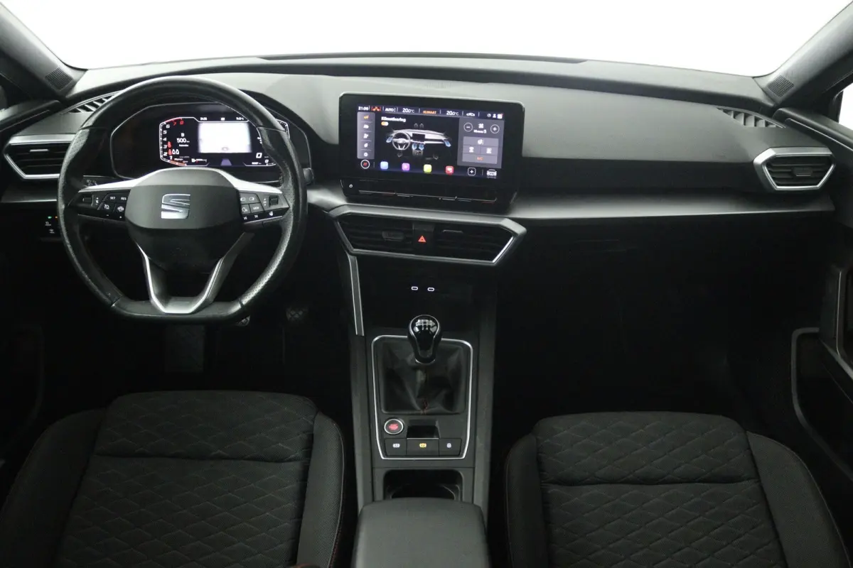 1.5 TSI Style Business Intense (TREKHAAK, STOEL/STUUR VERWARMING, CARPLAY)