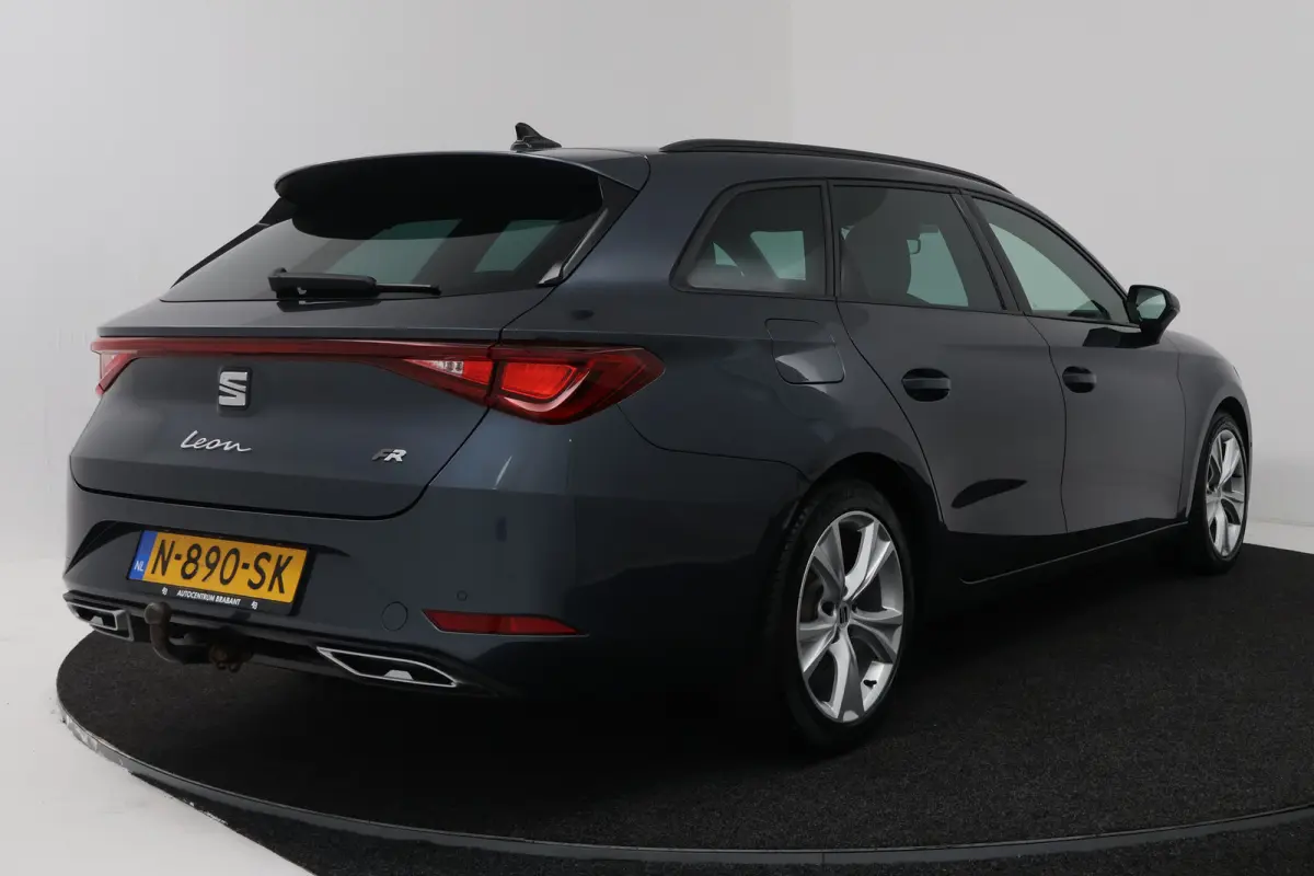 1.5 TSI Style Business Intense (TREKHAAK, STOEL/STUUR VERWARMING, CARPLAY)