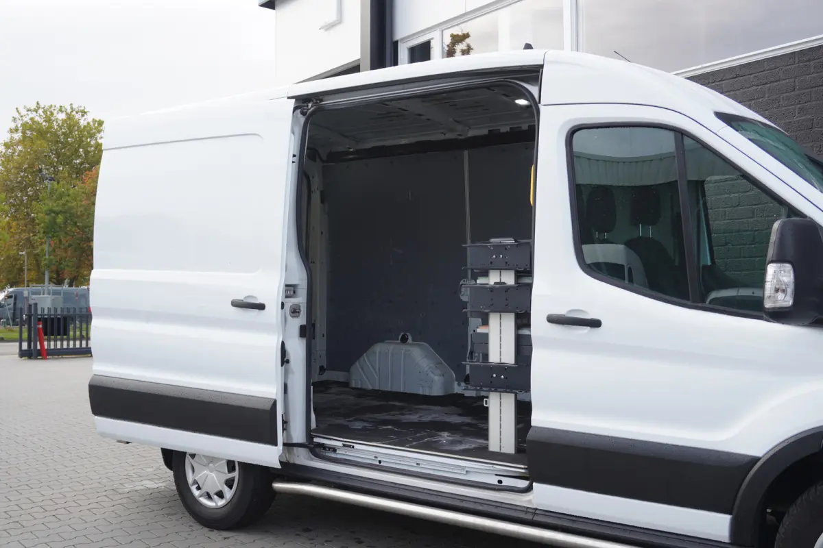 2.0 TDCI L2H2 130PK MHEV EURO 6 - Airco - Cruise - PDC - €13.900,- Excl.