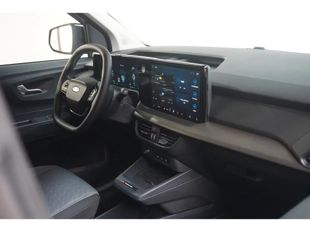 Cour. Limited 44 kWh | Adaptive Cruise | Dodehoek Detectie | Winterpack | Navigatie