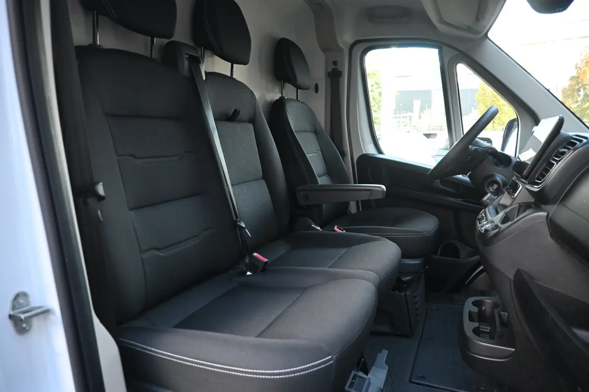 Electric 4.25t L3H2 Zwaar 110 kWh | Groot Scherm | Achteruitrijcamera | Navigatie | Climate Control | Keyless-Entry | !!
