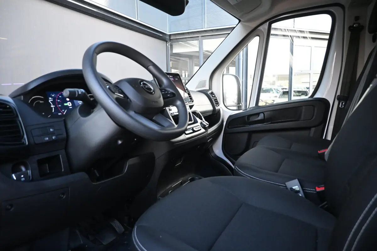Electric 4.25t L3H2 Zwaar 110 kWh | Groot Scherm | Achteruitrijcamera | Navigatie | Climate Control | Keyless-Entry | !!