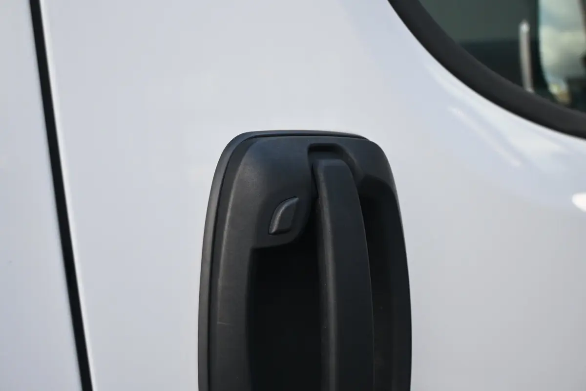 Electric 4.25t L3H2 Zwaar 110 kWh | Groot Scherm | Achteruitrijcamera | Navigatie | Climate Control | Keyless-Entry | !!