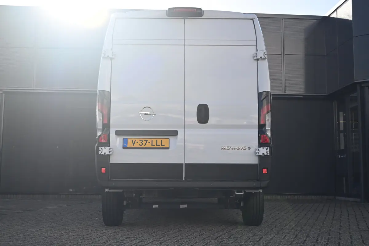 Electric 4.25t L3H2 Zwaar 110 kWh | Groot Scherm | Achteruitrijcamera | Navigatie | Climate Control | Keyless-Entry | !!