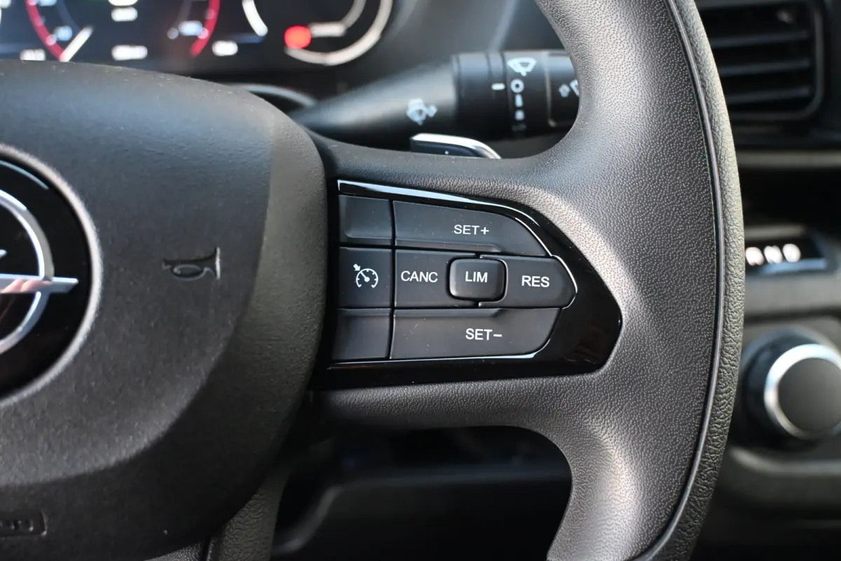 Electric 4.25t L3H2 Zwaar 110 kWh | Groot Scherm | Achteruitrijcamera | Navigatie | Climate Control | Keyless-Entry | !!