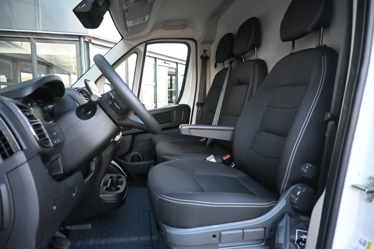 Electric 4.25t L3H2 Zwaar 110 kWh | Groot Scherm | Achteruitrijcamera | Navigatie | Climate Control | Keyless-Entry | !!