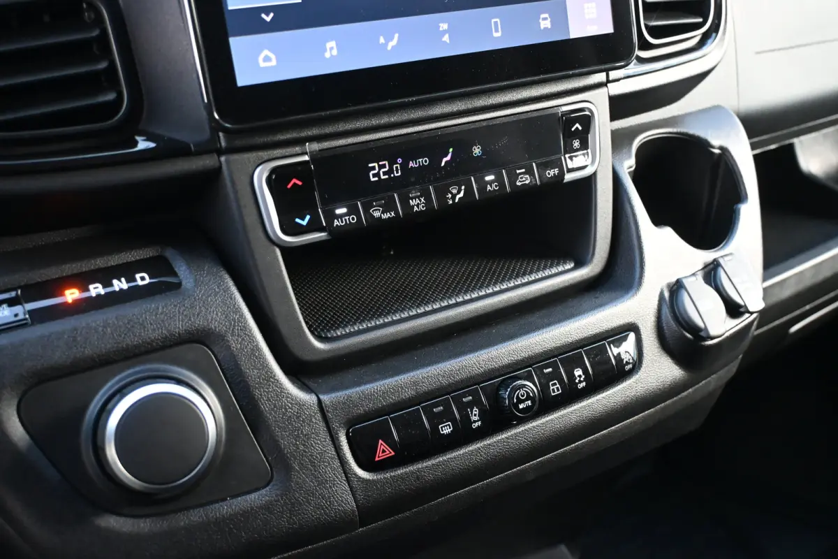 Electric 4.25t L3H2 Zwaar 110 kWh | Groot Scherm | Achteruitrijcamera | Navigatie | Climate Control | Keyless-Entry | !!