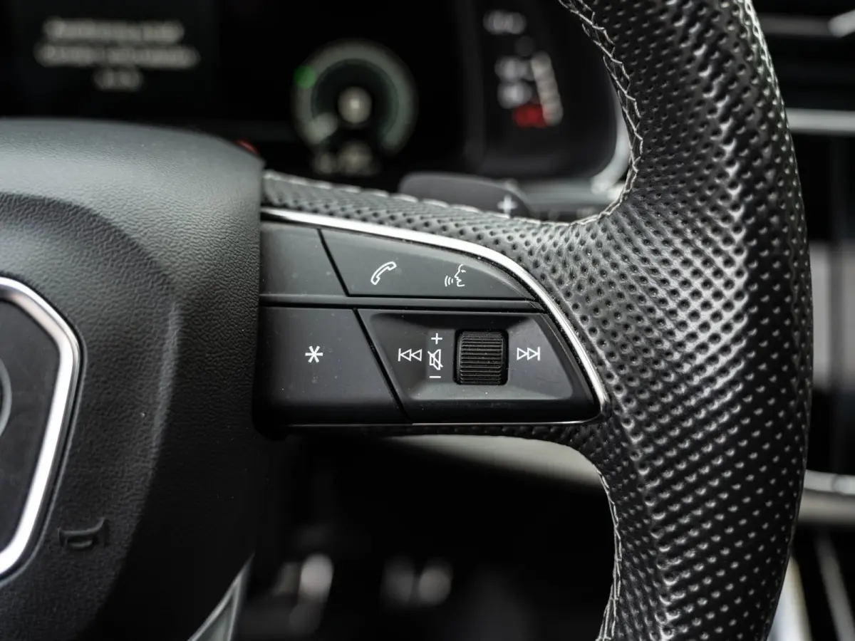 55 TFSI e quattro S-Line Pano/360/HuD/Keyless
