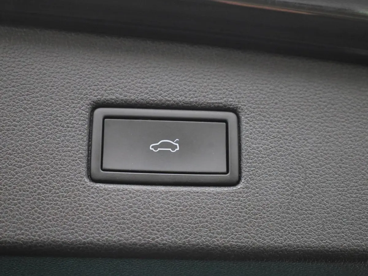 1.4 TSI eHybrid R-Line Business+