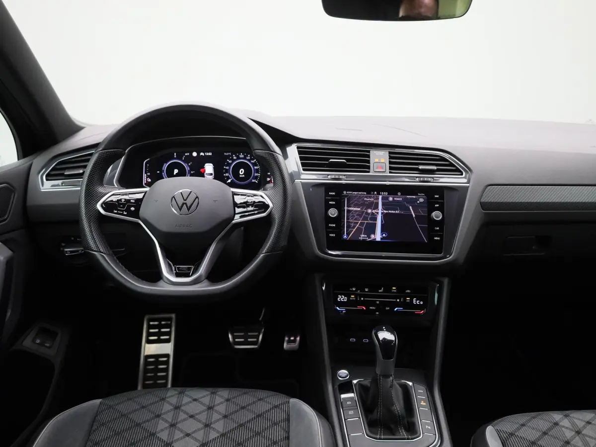 1.4 TSI eHybrid R-Line Business+