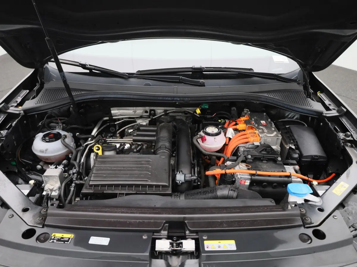 1.4 TSI eHybrid R-Line Business+