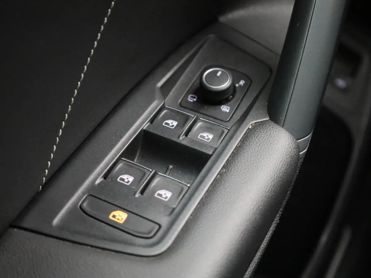 1.4 TSI eHybrid R-Line Business+