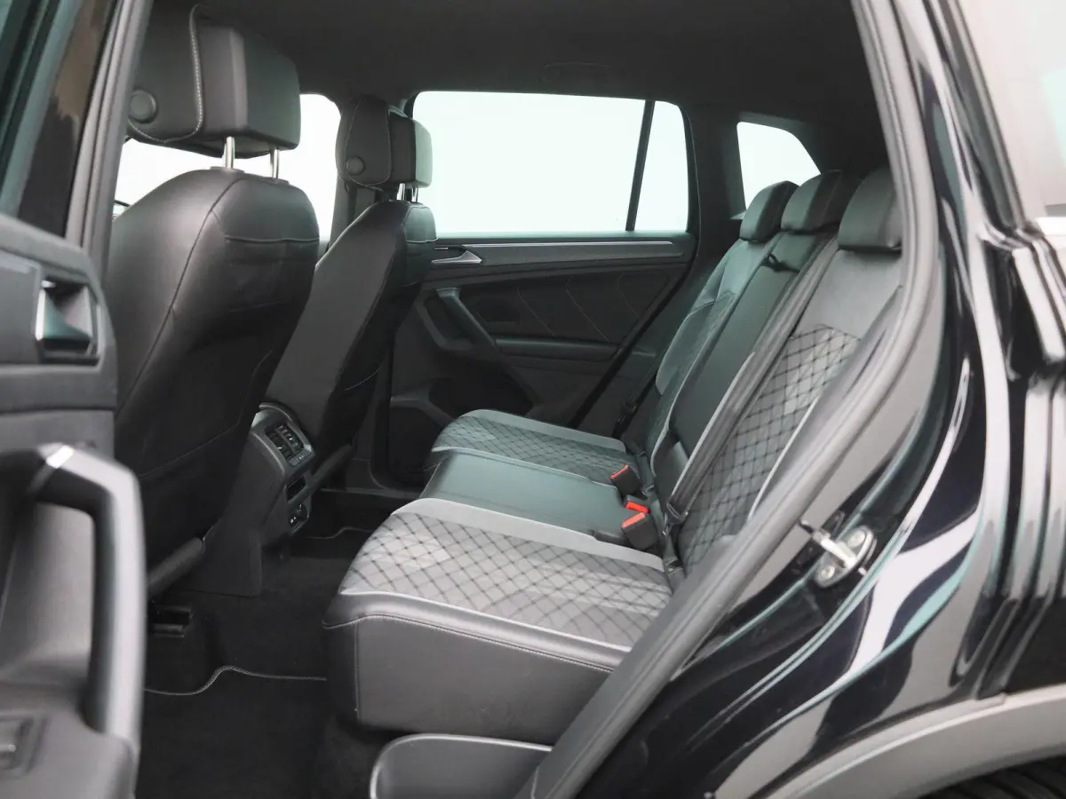 1.4 TSI eHybrid R-Line Business+