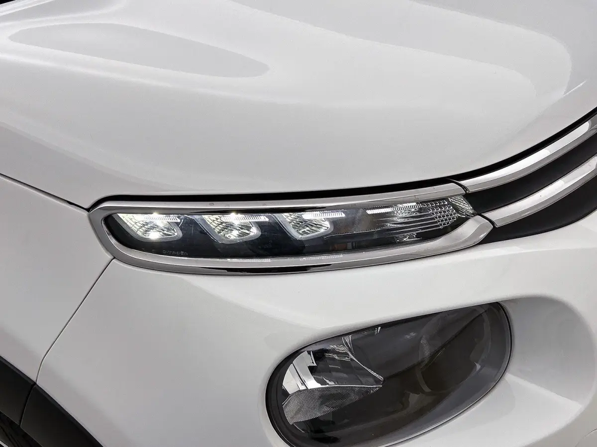 Shine 82pk | Lage kilometerstand | Navigatie via Apple Carplay / Android Auto | Achteruitrijcamera | Climate Control | Cruise Control | Parkeersensoren | Bluetooth | Elektrisch inklapbare sp