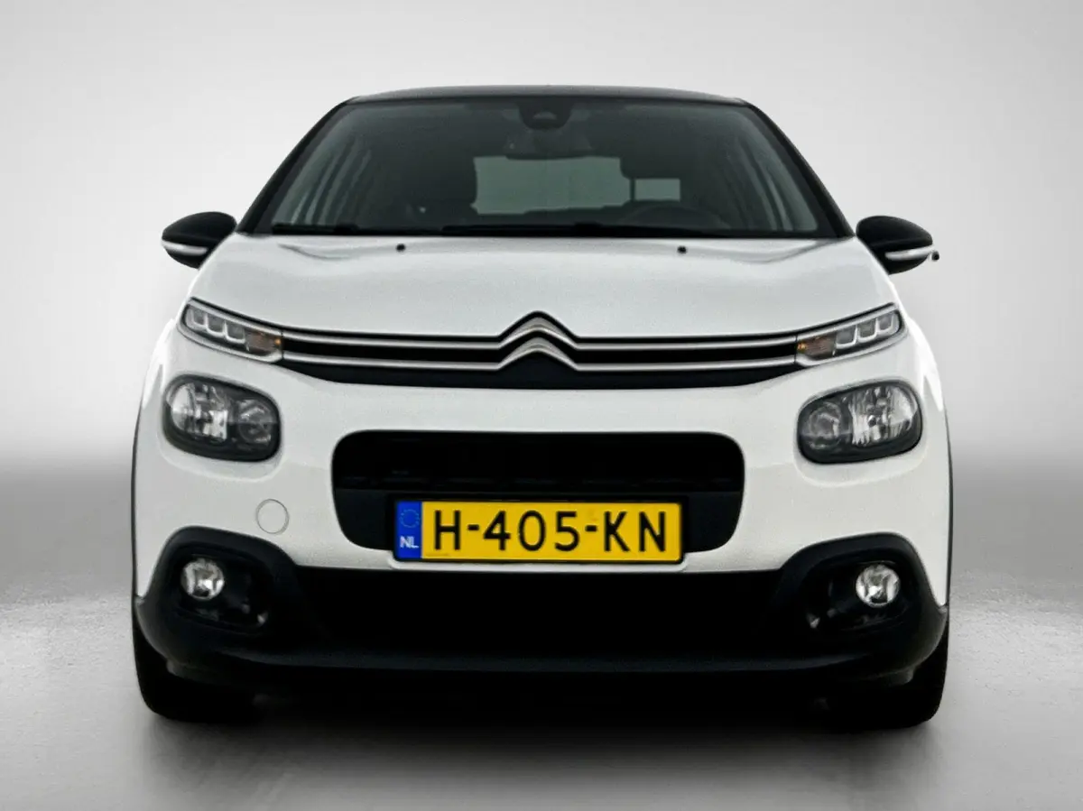 Shine 82pk | Lage kilometerstand | Navigatie via Apple Carplay / Android Auto | Achteruitrijcamera | Climate Control | Cruise Control | Parkeersensoren | Bluetooth | Elektrisch inklapbare sp