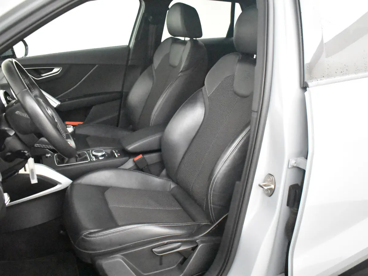 35 TFSI S Edition 150PK | Elektr glazen pano-dak | Trekhaak | App connect | Navi | Climate control | Cruise control | Parkeersensoren | DAB | LED | 19"LMV