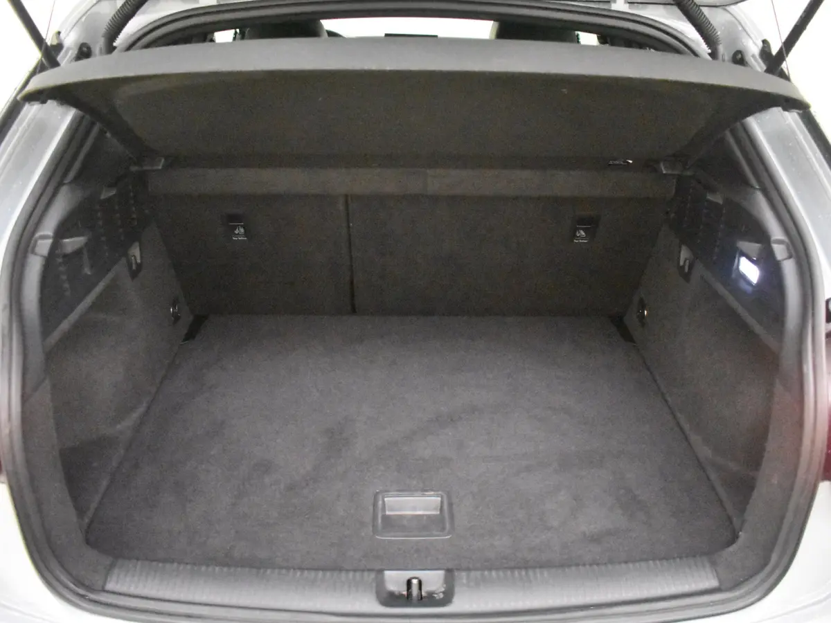 35 TFSI S Edition 150PK | Elektr glazen pano-dak | Trekhaak | App connect | Navi | Climate control | Cruise control | Parkeersensoren | DAB | LED | 19"LMV