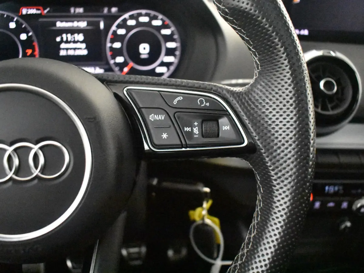 35 TFSI S Edition 150PK | Elektr glazen pano-dak | Trekhaak | App connect | Navi | Climate control | Cruise control | Parkeersensoren | DAB | LED | 19"LMV