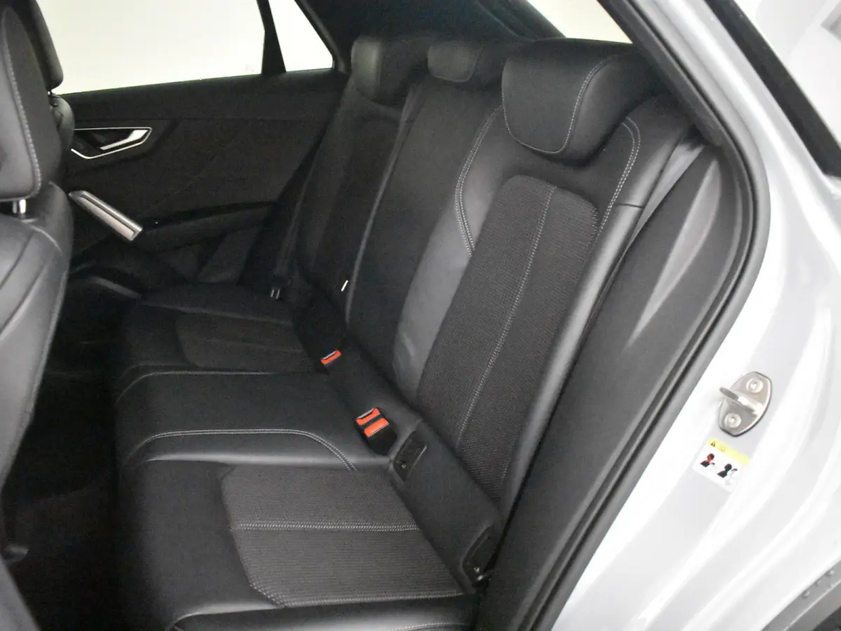 35 TFSI S Edition 150PK | Elektr glazen pano-dak | Trekhaak | App connect | Navi | Climate control | Cruise control | Parkeersensoren | DAB | LED | 19"LMV