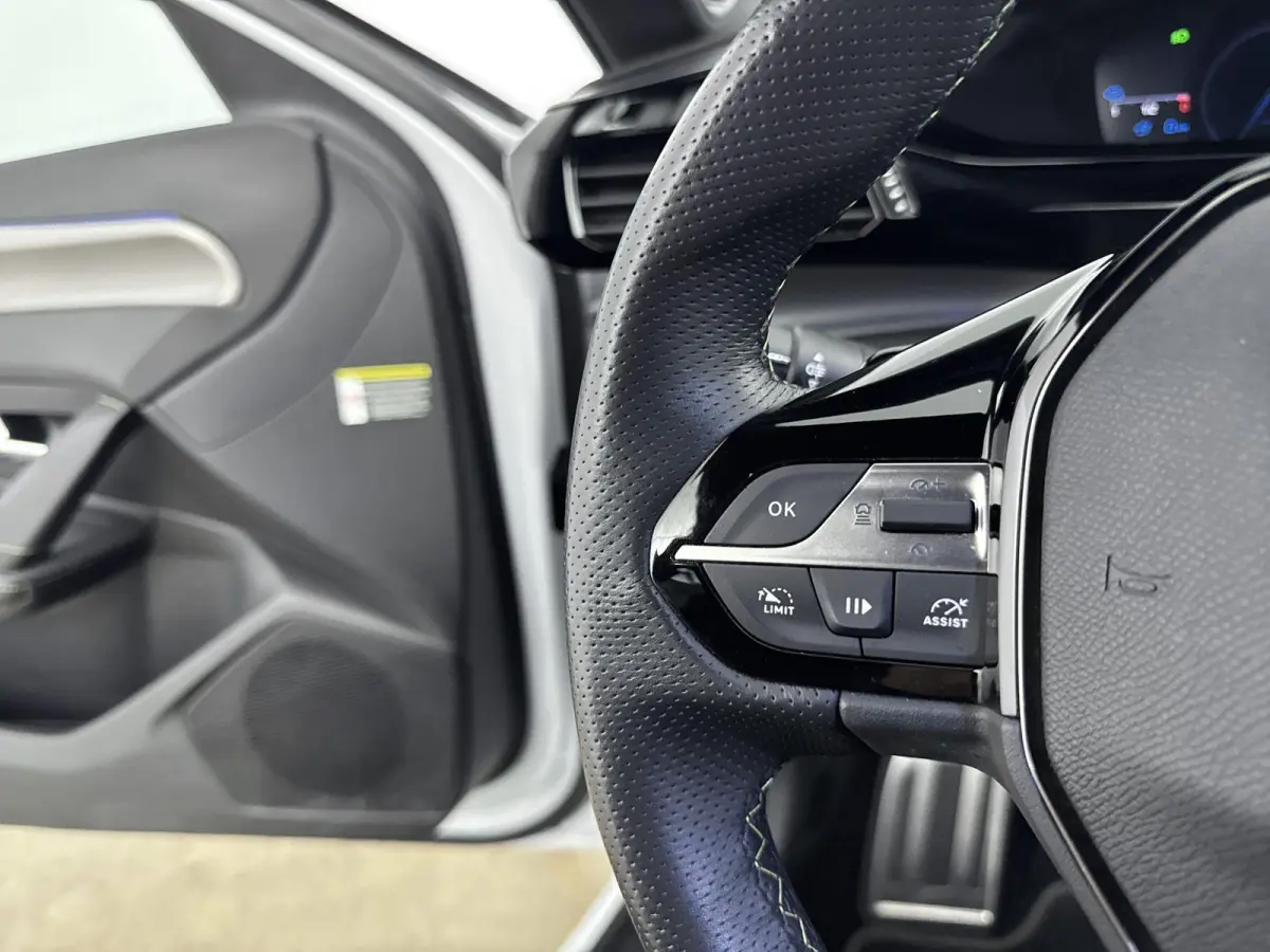 Plug-in Hybrid Automaat 225pk GT | Camera | Adaptieve Cruise Control | Alcantara Bekleding | Stoelverwarming | Maatrix LED Koplampen