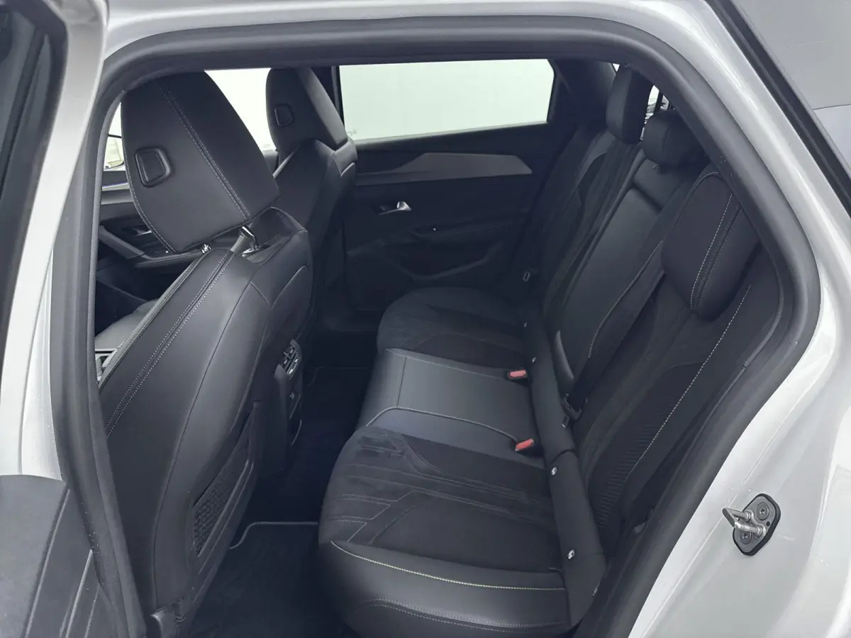 Plug-in Hybrid Automaat 225pk GT | Camera | Adaptieve Cruise Control | Alcantara Bekleding | Stoelverwarming | Maatrix LED Koplampen