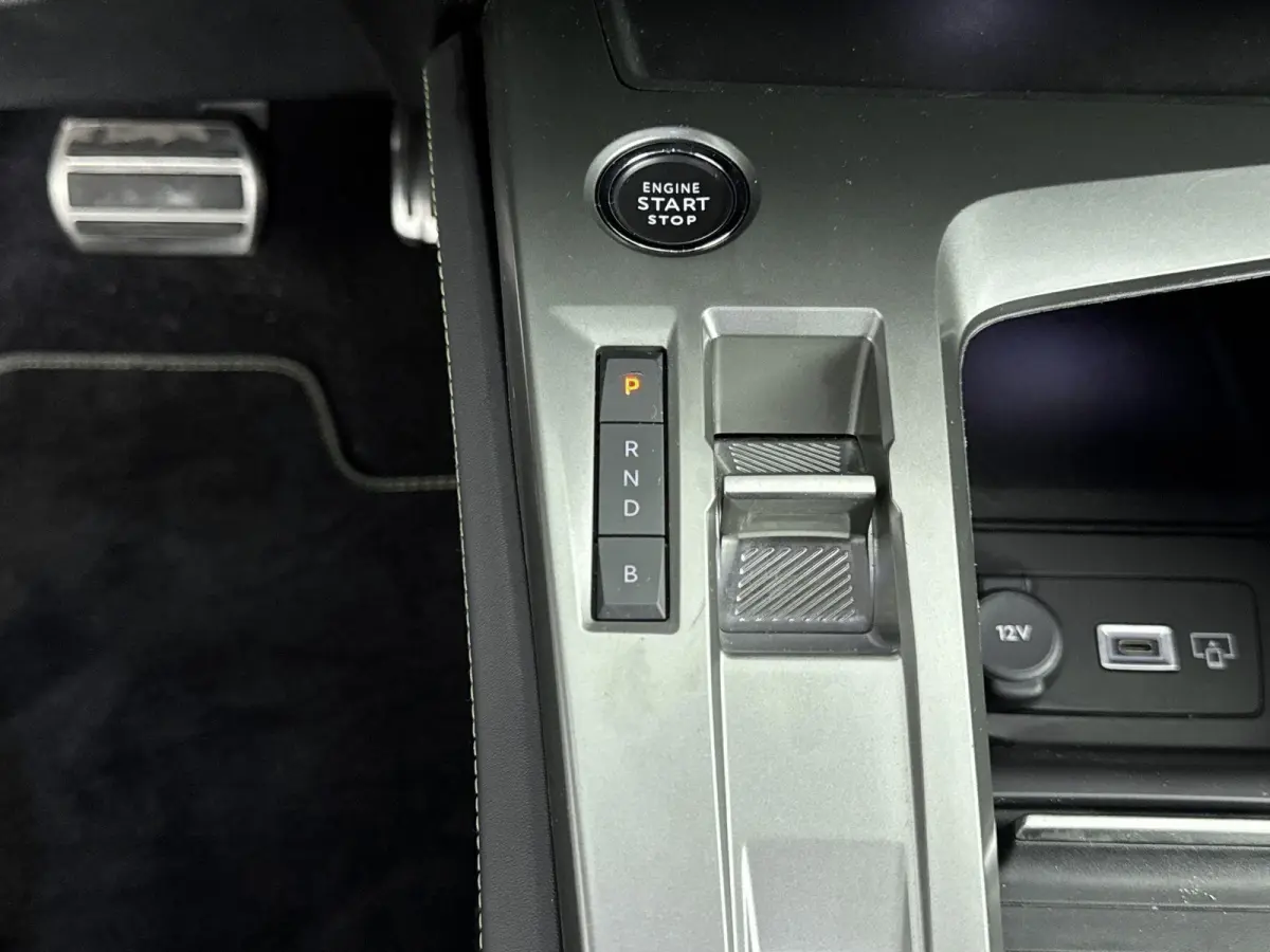 Plug-in Hybrid Automaat 225pk GT | Camera | Adaptieve Cruise Control | Alcantara Bekleding | Stoelverwarming | Maatrix LED Koplampen