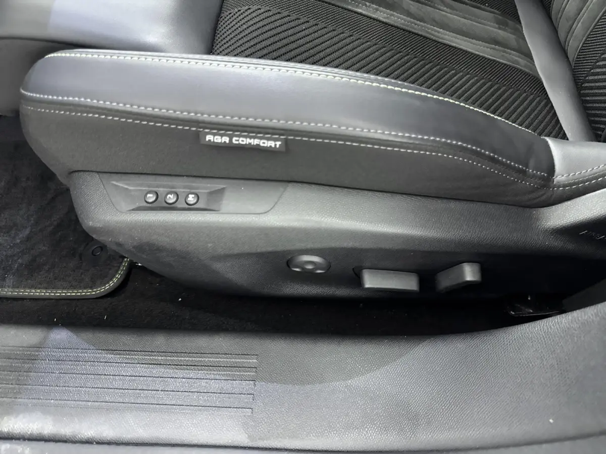 Plug-in Hybrid Automaat 225pk GT | Camera | Adaptieve Cruise Control | Alcantara Bekleding | Stoelverwarming | Maatrix LED Koplampen
