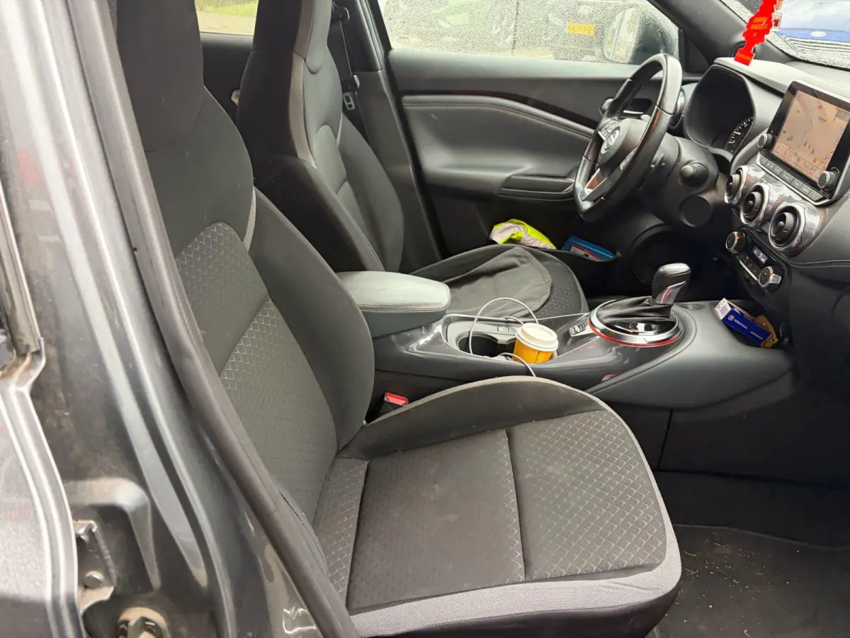 1.0 DIG-T N-Connecta | 117 PK | AUTOMAAT | KEYLESS ENTRY | CAMERA | PARKEERSENSOREN VOOR EN ACHTER | ALL-SEASONBANDEN | CLIMATE CONTROL | NAVIGATIE |