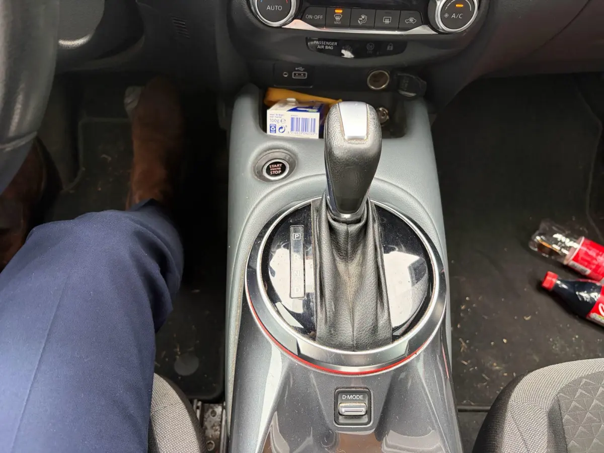 1.0 DIG-T N-Connecta | 117 PK | AUTOMAAT | KEYLESS ENTRY | CAMERA | PARKEERSENSOREN VOOR EN ACHTER | ALL-SEASONBANDEN | CLIMATE CONTROL | NAVIGATIE |