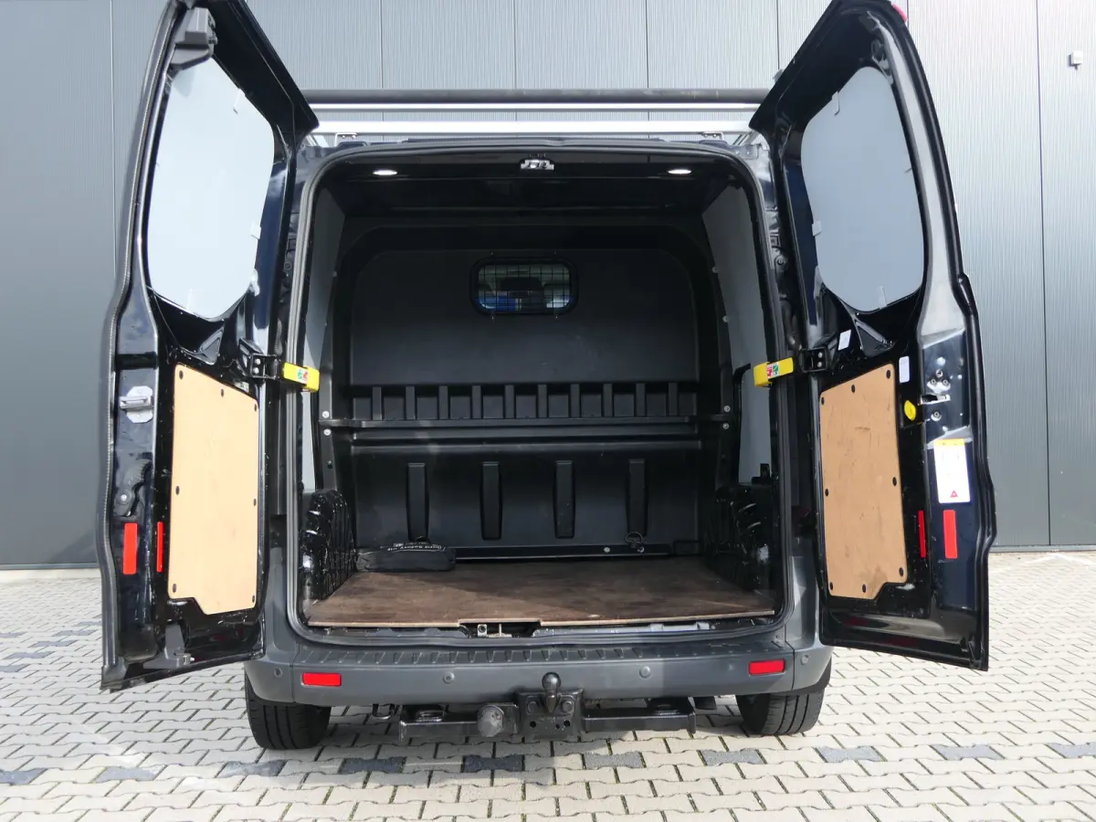 290 2.0 TDCI L1H1 Trend DC | Dubbele Cabine | 5-Persoons | Trekhaak | Camera | Lichtmetalen Velgen | Stoelverwarming