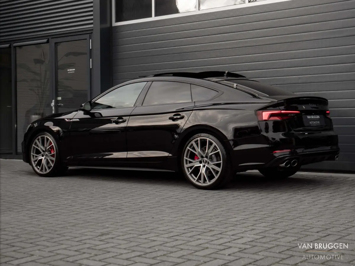 3.0 TFSI quattro Pano Massage Head-up B&O Carbon 20" Sfeer