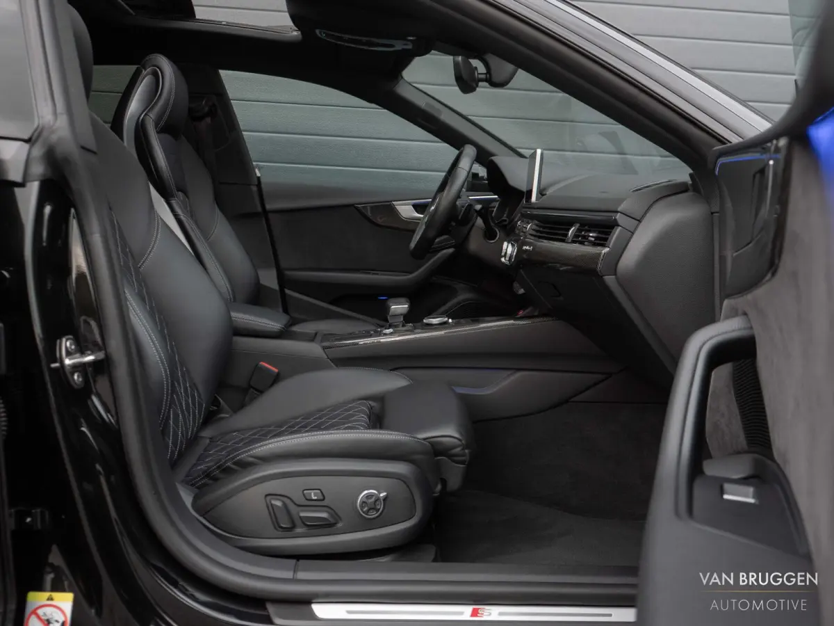 3.0 TFSI quattro Pano Massage Head-up B&O Carbon 20" Sfeer