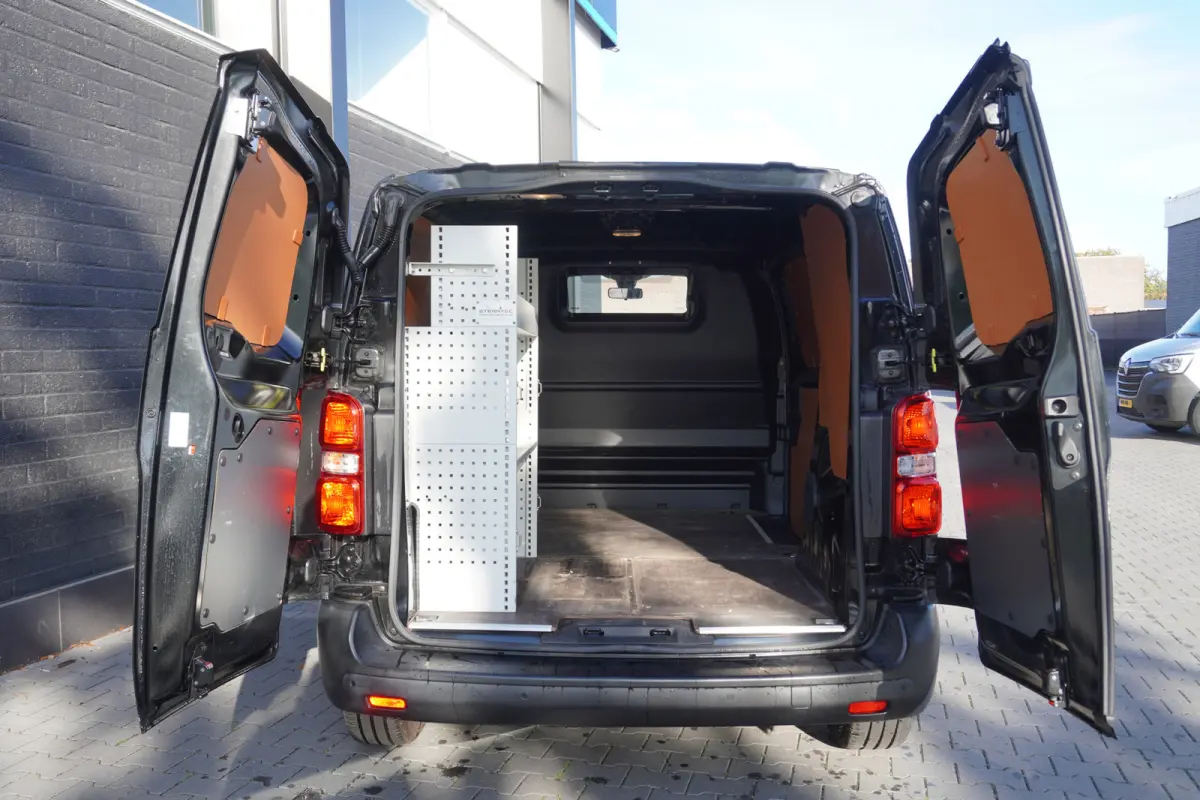 1.5 BlueHDi L2 120PK EURO 6 - Airco - Navi - Cruise - €14.900,- Excl.