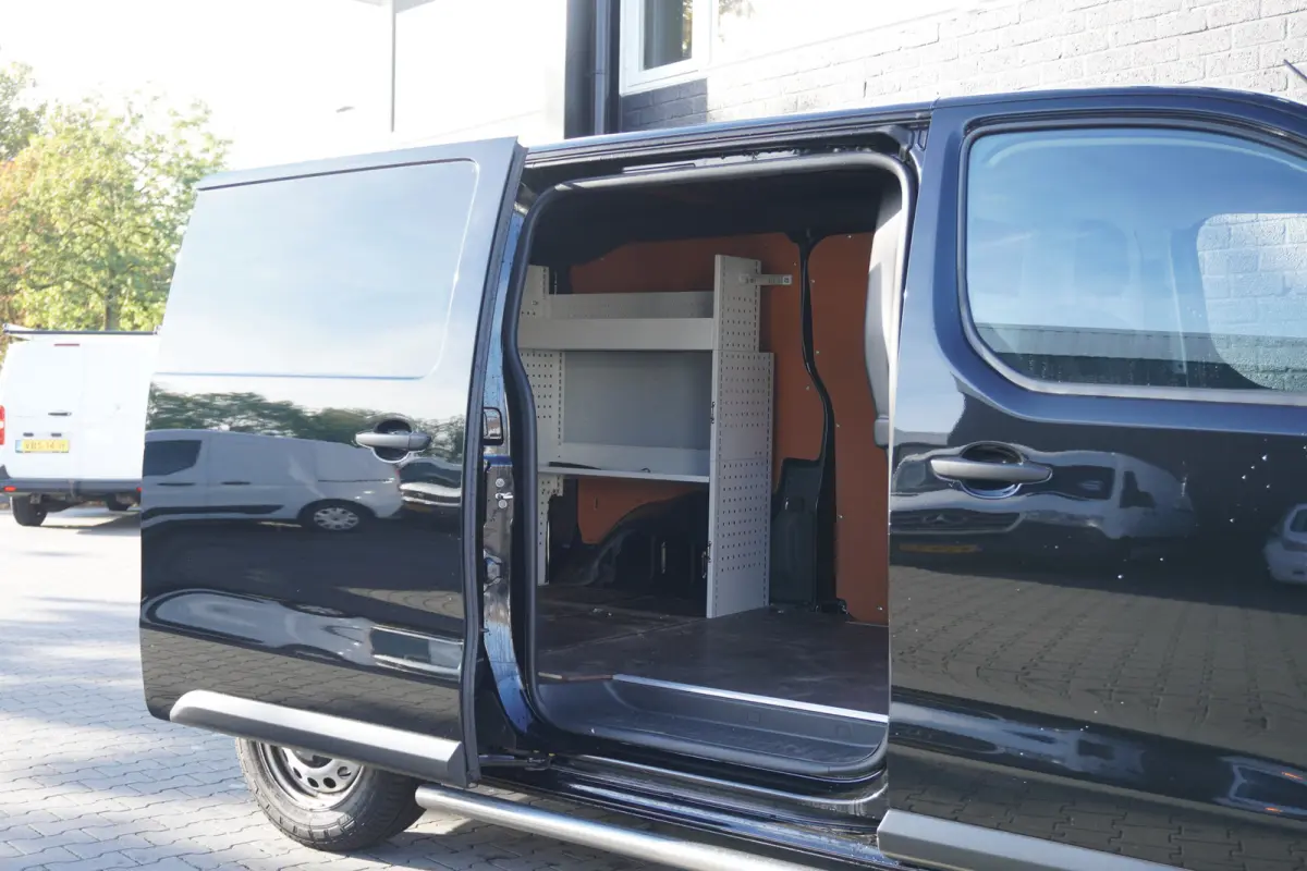 1.5 BlueHDi L2 120PK EURO 6 - Airco - Navi - Cruise - €14.900,- Excl.