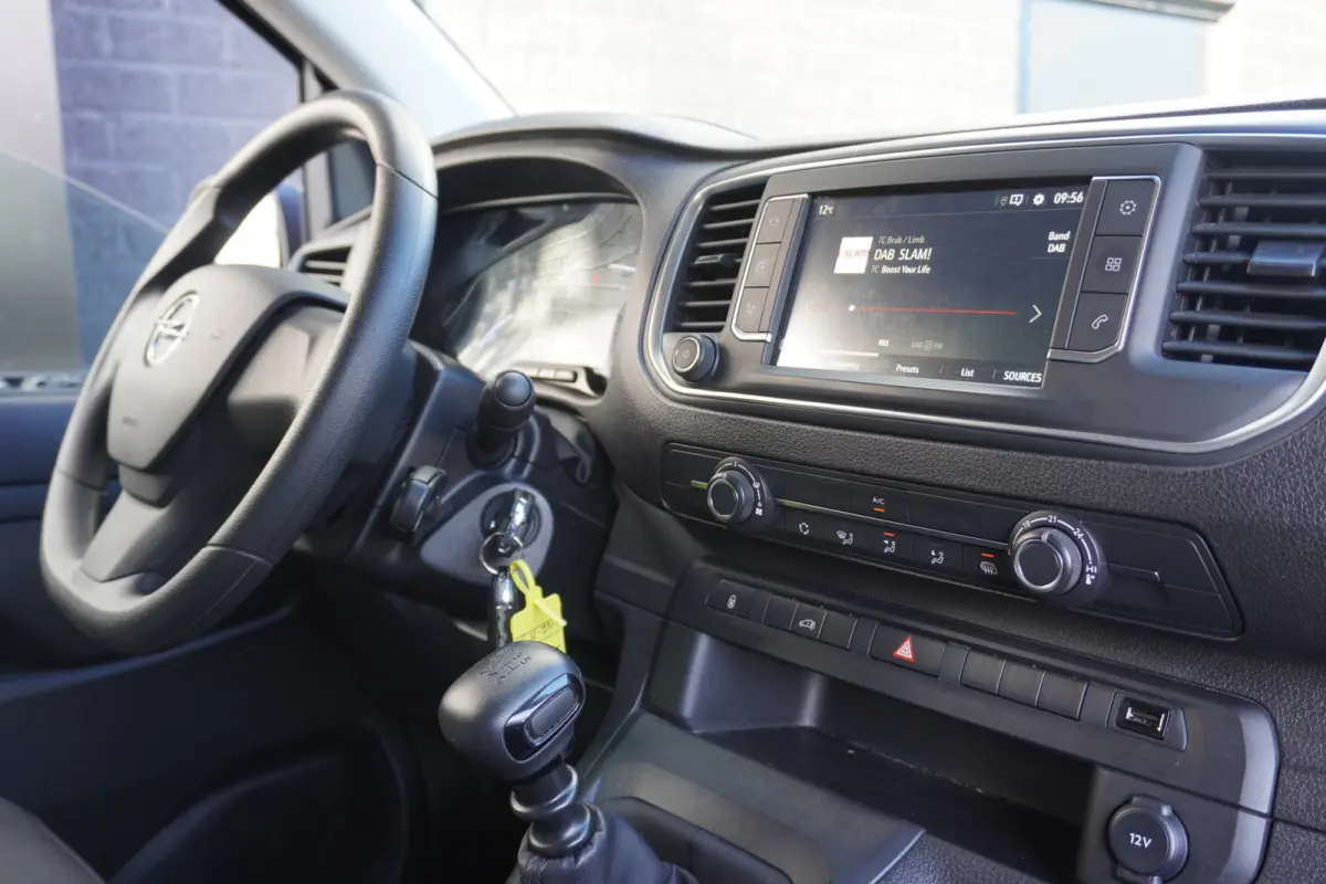 1.5 BlueHDi L2 120PK EURO 6 - Airco - Navi - Cruise - €14.900,- Excl.