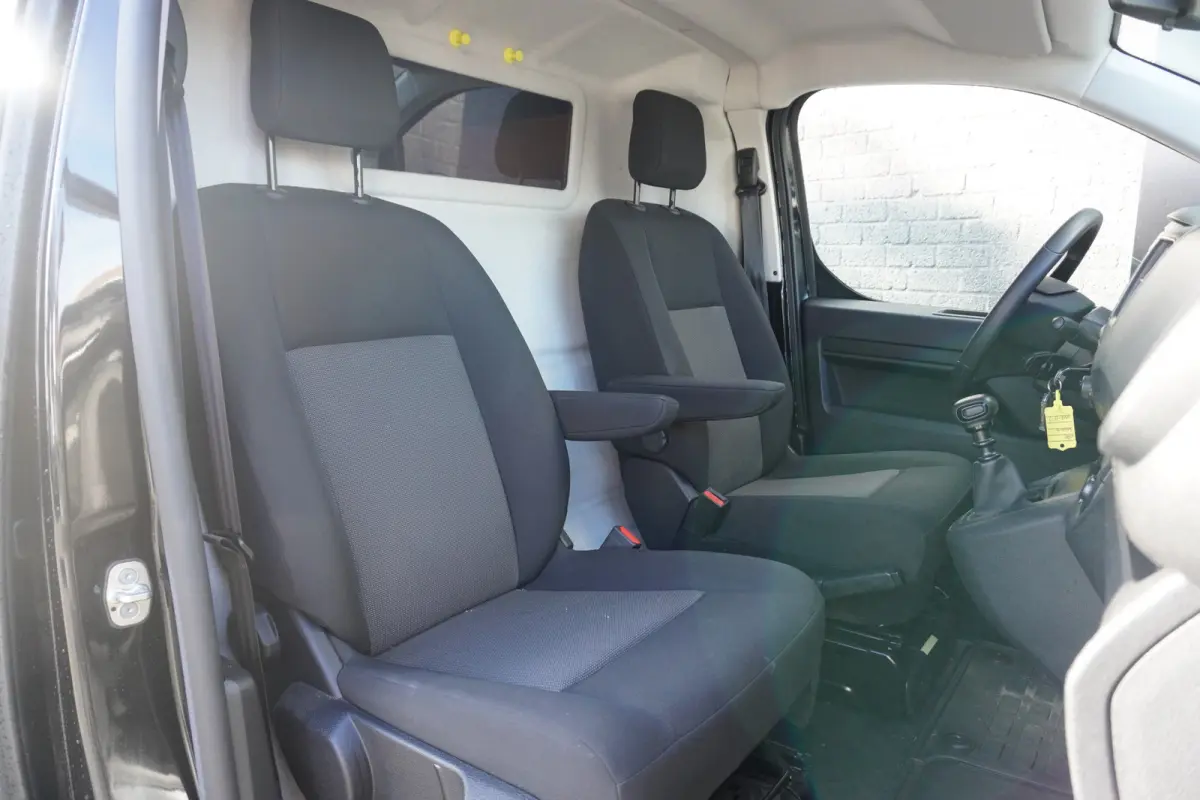 1.5 BlueHDi L2 120PK EURO 6 - Airco - Navi - Cruise - €14.900,- Excl.