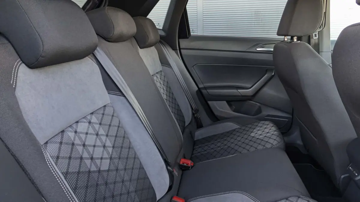 1.0 TSI 110pk DSG R-Line | App Connect | Stoelverwarming | Camera