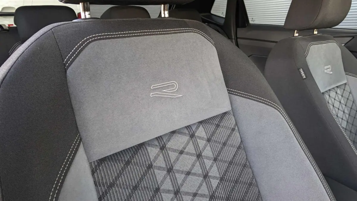 1.0 TSI 110pk DSG R-Line | App Connect | Stoelverwarming | Camera
