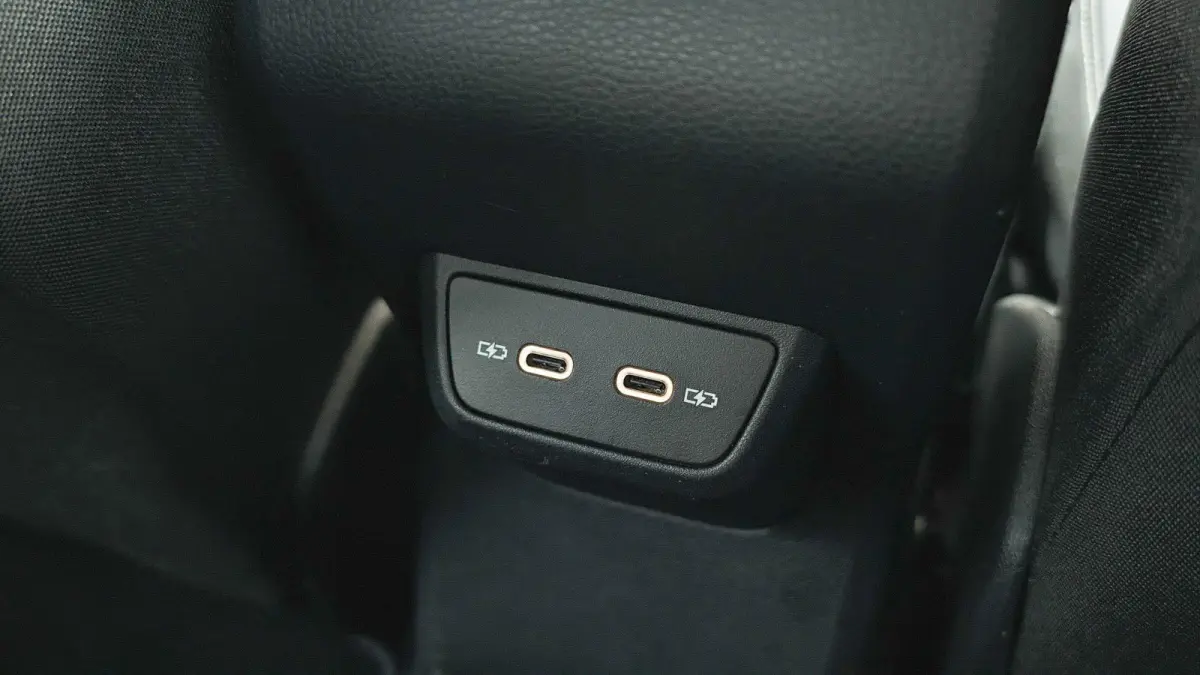 1.0 TSI 110pk DSG R-Line | App Connect | Stoelverwarming | Camera