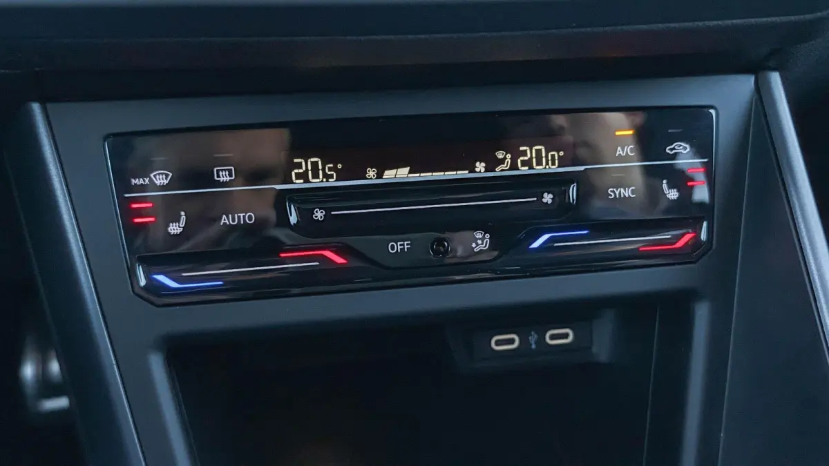 1.0 TSI 110pk DSG R-Line | App Connect | Stoelverwarming | Camera