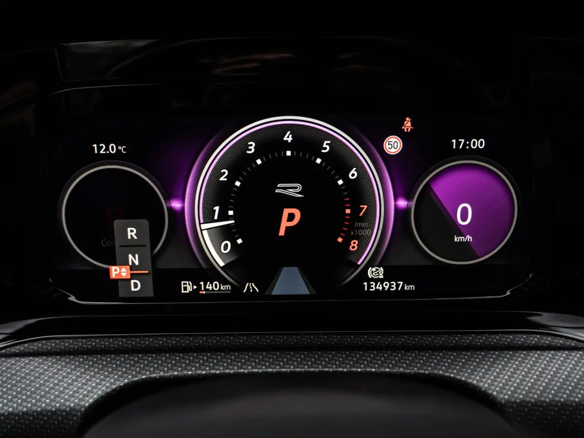 1.5 eTSI R-Line Pano/Matrix/Camera/Keyless