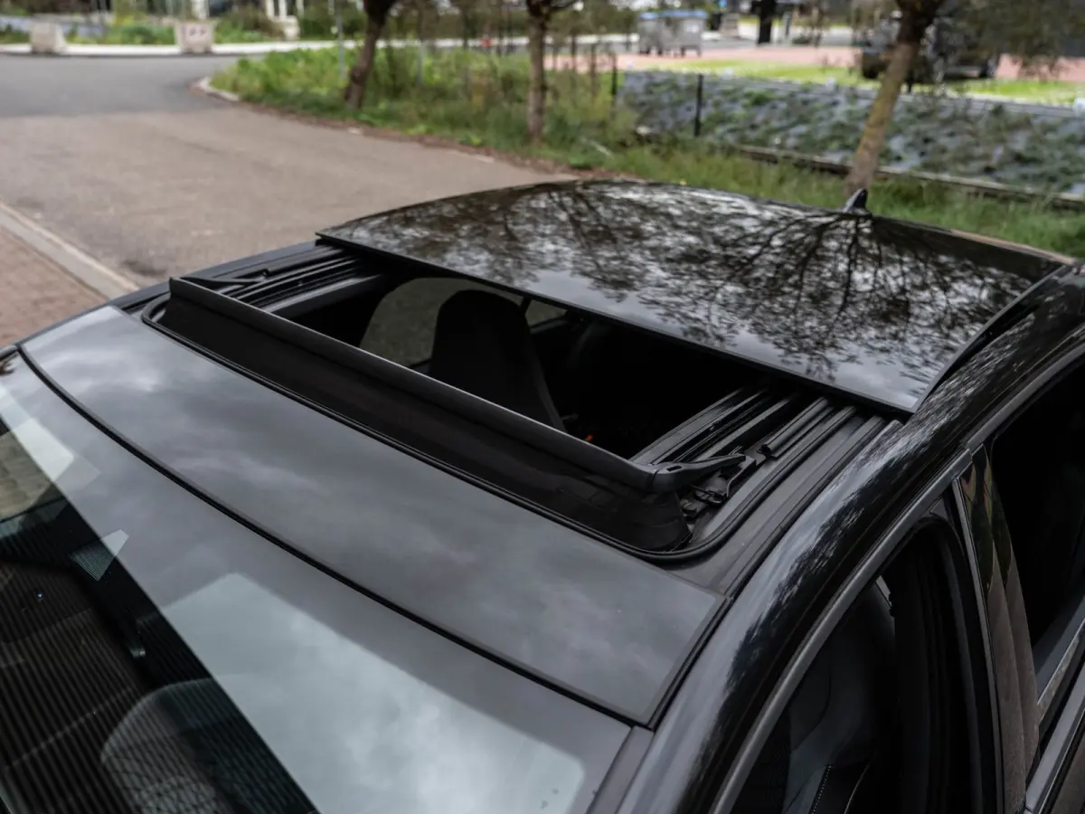 1.5 eTSI R-Line Pano/Matrix/Camera/Keyless