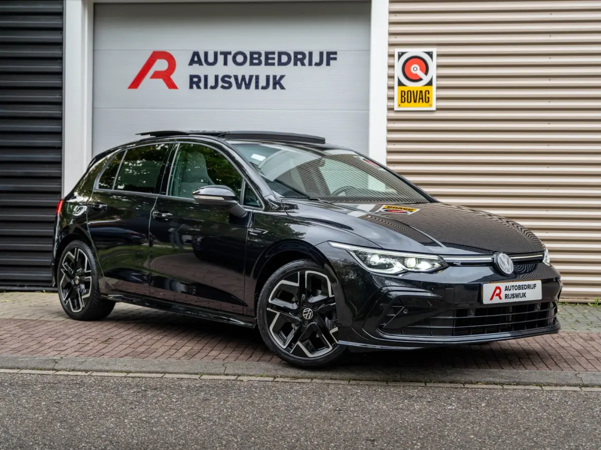 1.5 eTSI R-Line Pano/Matrix/Camera/Keyless