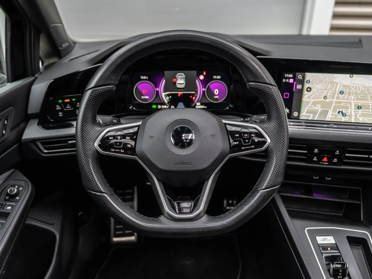 1.5 eTSI R-Line Pano/Matrix/Camera/Keyless