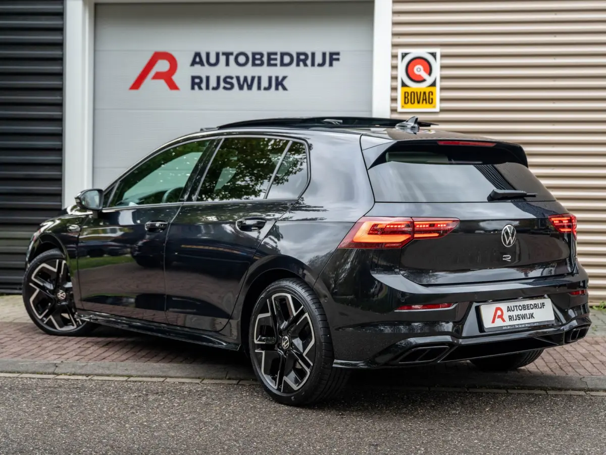 1.5 eTSI R-Line Pano/Matrix/Camera/Keyless