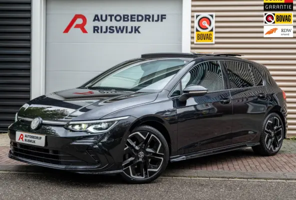 1.5 eTSI R-Line Pano/Matrix/Camera/Keyless