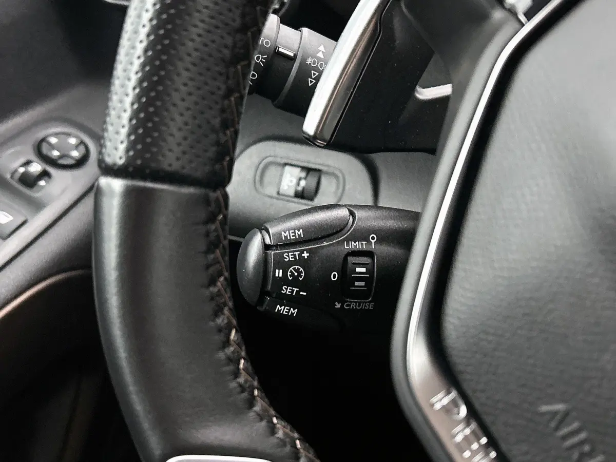GT 130pk Automaat | Navigatie via Apple Carplay / Android Auto | Achteruitrijcamera | Climate Control | Cruise Control | Parkeersensoren v+a | Dodehoeksensor | Keyless | Elektrisch inklapbar