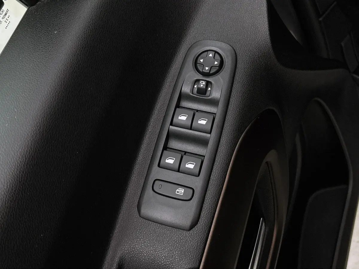 GT 130pk Automaat | Navigatie via Apple Carplay / Android Auto | Achteruitrijcamera | Climate Control | Cruise Control | Parkeersensoren v+a | Dodehoeksensor | Keyless | Elektrisch inklapbar