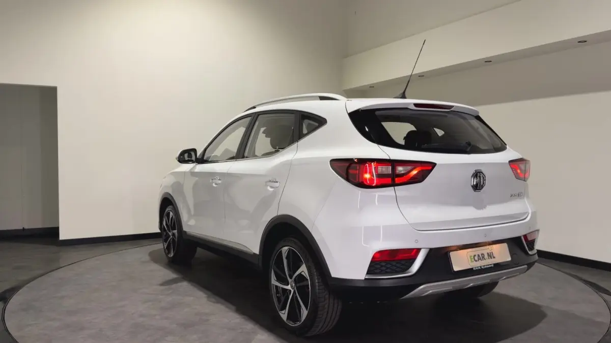 Luxury 45 kWh | Panoramadak | Leder interieur | Keyless | ACC | Apple CarPlay - Android Auto