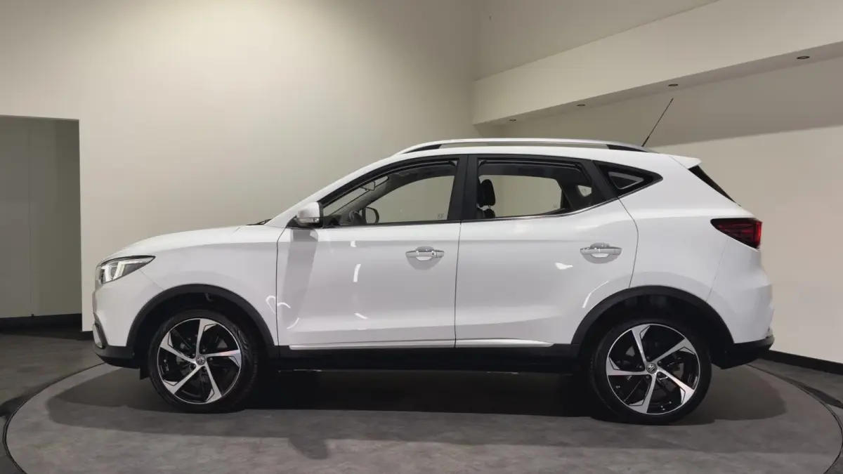 Luxury 45 kWh | Panoramadak | Leder interieur | Keyless | ACC | Apple CarPlay - Android Auto